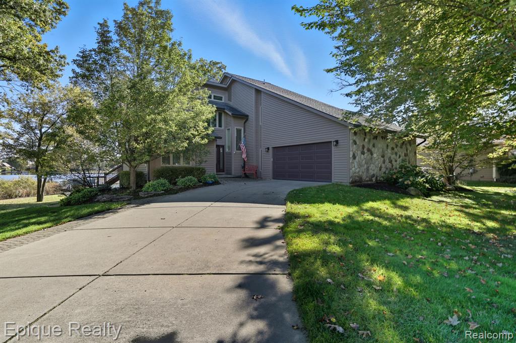 239 Pine Tree Road Lake Orion, MI 48362 - Photo 3 of 51 Gallery Image 3