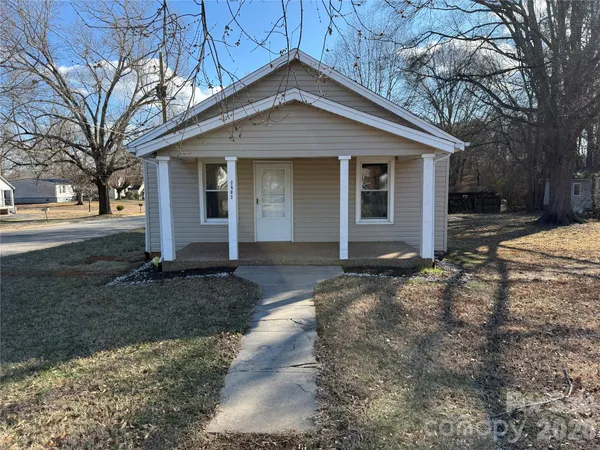 $179,000 | 2603 5th Avenue Southwest, Hickory, NC 28602