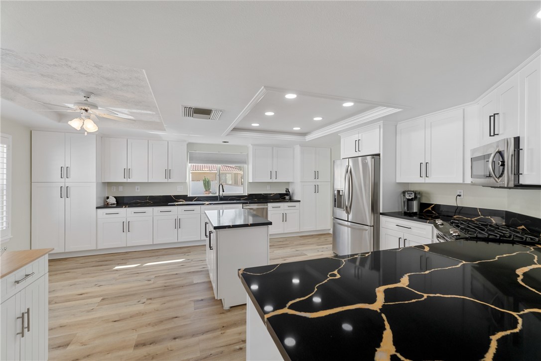 15879 Rimrock Road Apple Valley, CA 92307 - Photo 13 of 61