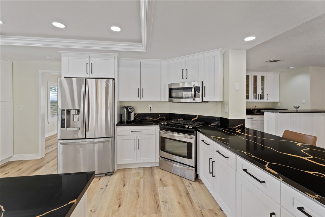 15879 Rimrock Road Apple Valley, CA 92307 - Photo 18 of 61