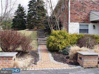 902 Oakbourne Road West Chester, PA 19382 - Photo 2 of 12 Exterior Side