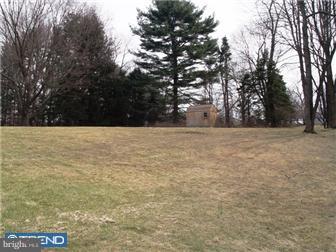 902 Oakbourne Road West Chester, PA 19382 - Photo 10 of 12 Exterior Back