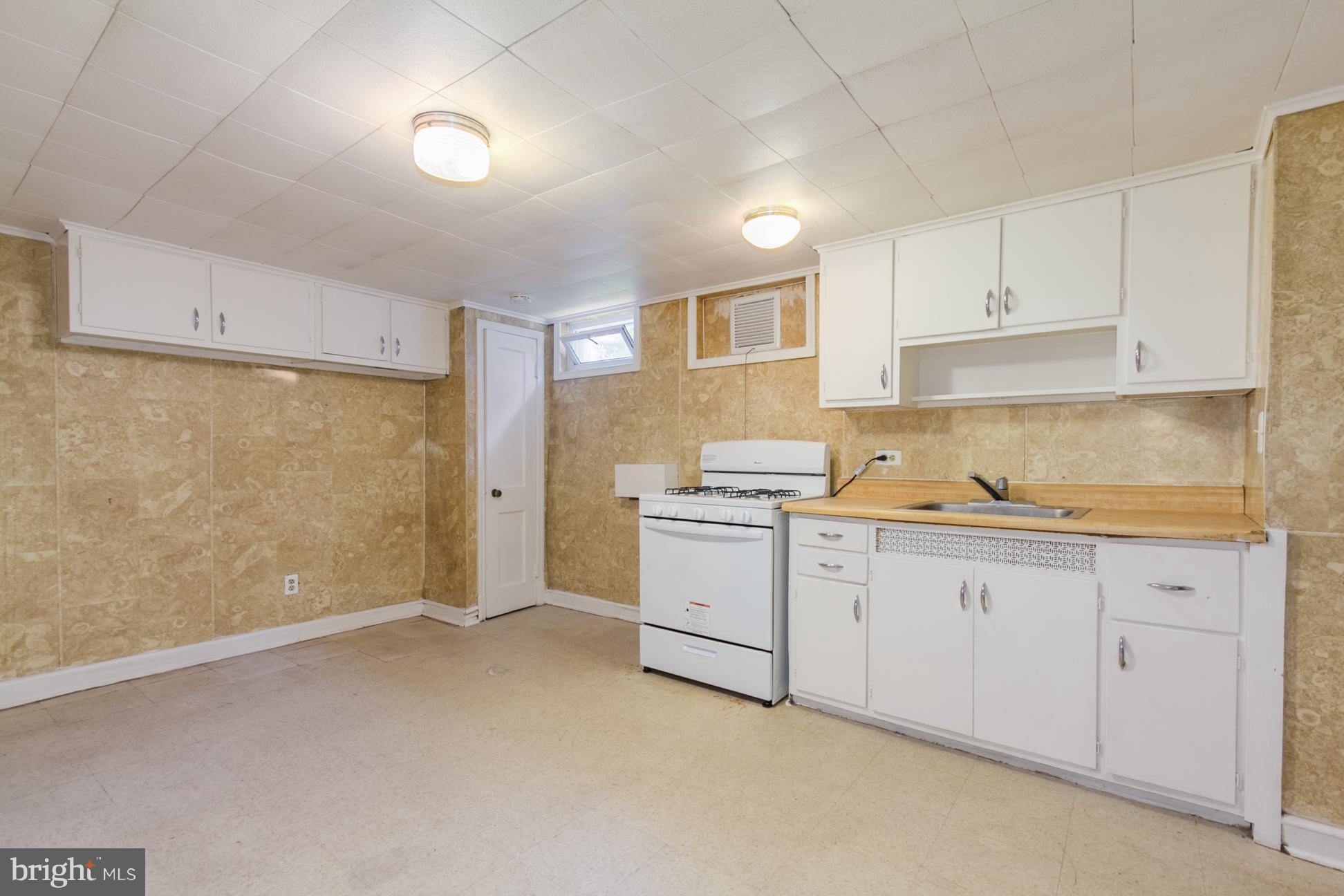 1925 Crestview Road Baltimore, MD 21239 - Photo 11 of 22 Unit 1 Kitchen