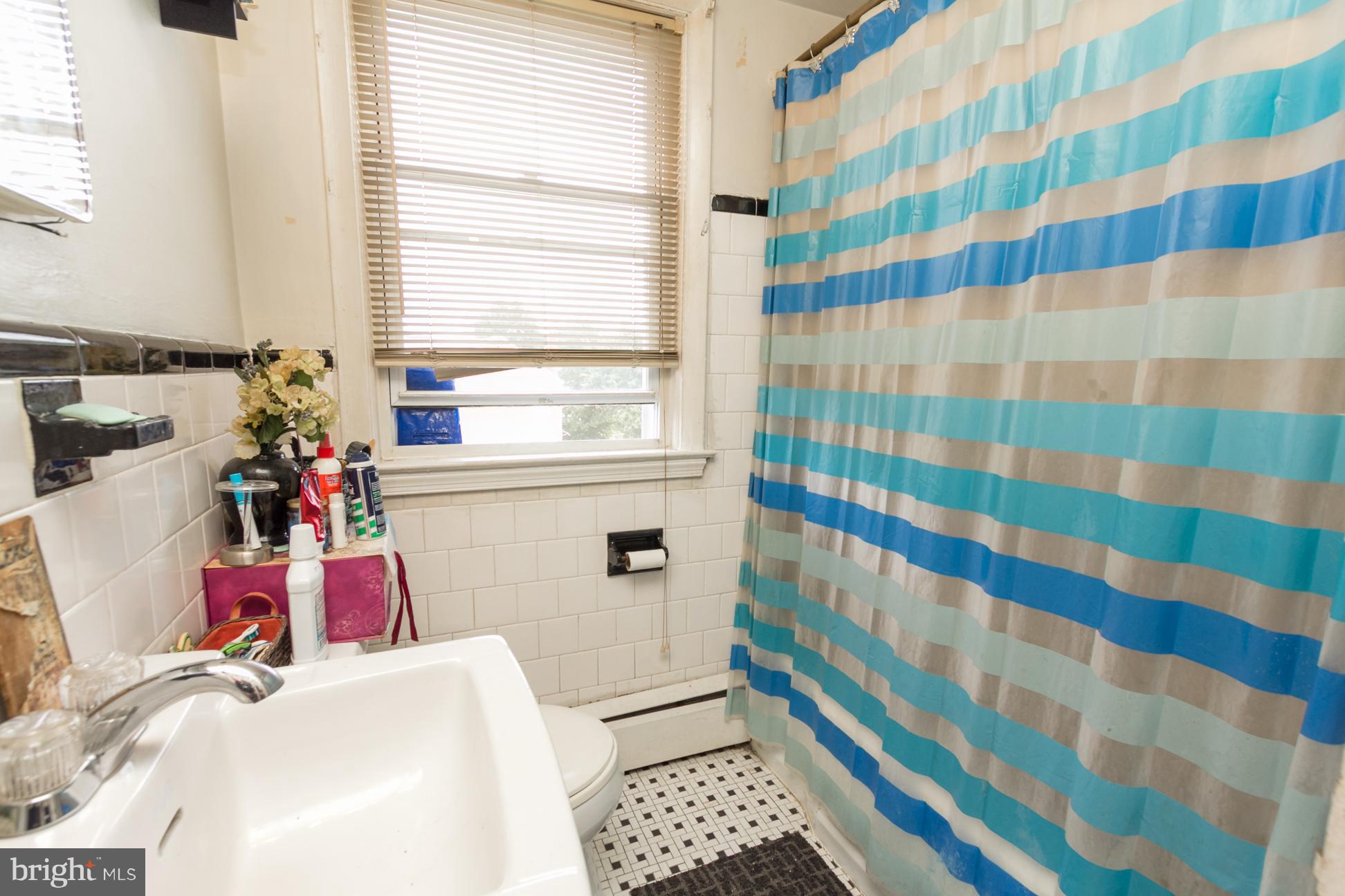 1925 Crestview Road Baltimore, MD 21239 - Photo 17 of 22 Unit 2 Bath