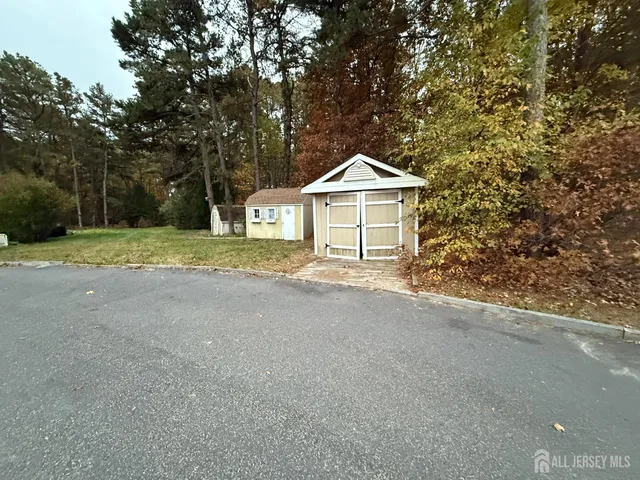 a close up view of a washer and dryer