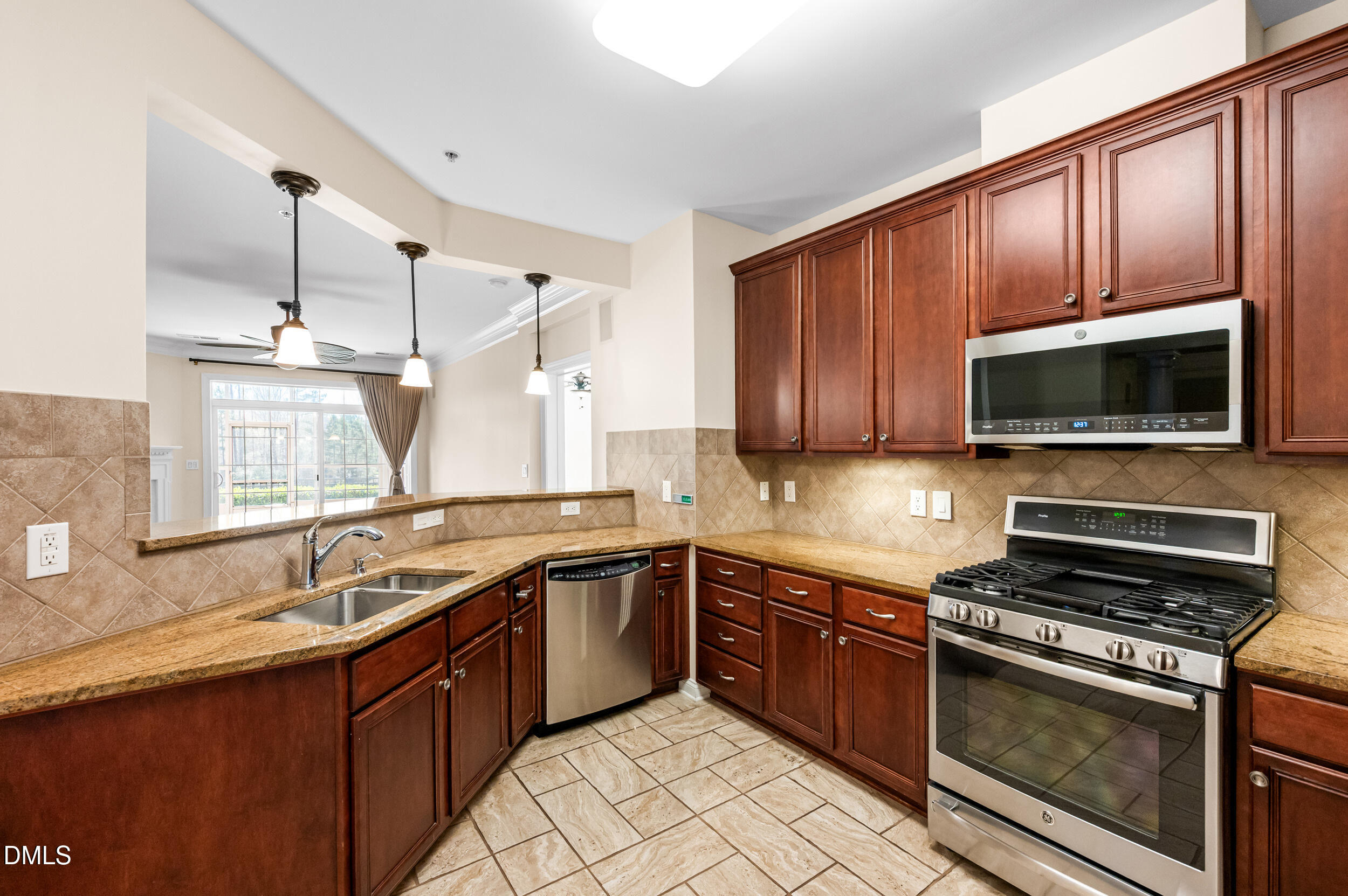 10511 Rosegate Court, Unit 5 Raleigh, NC 27617 - Photo 14 of 48 14_dsc_5834