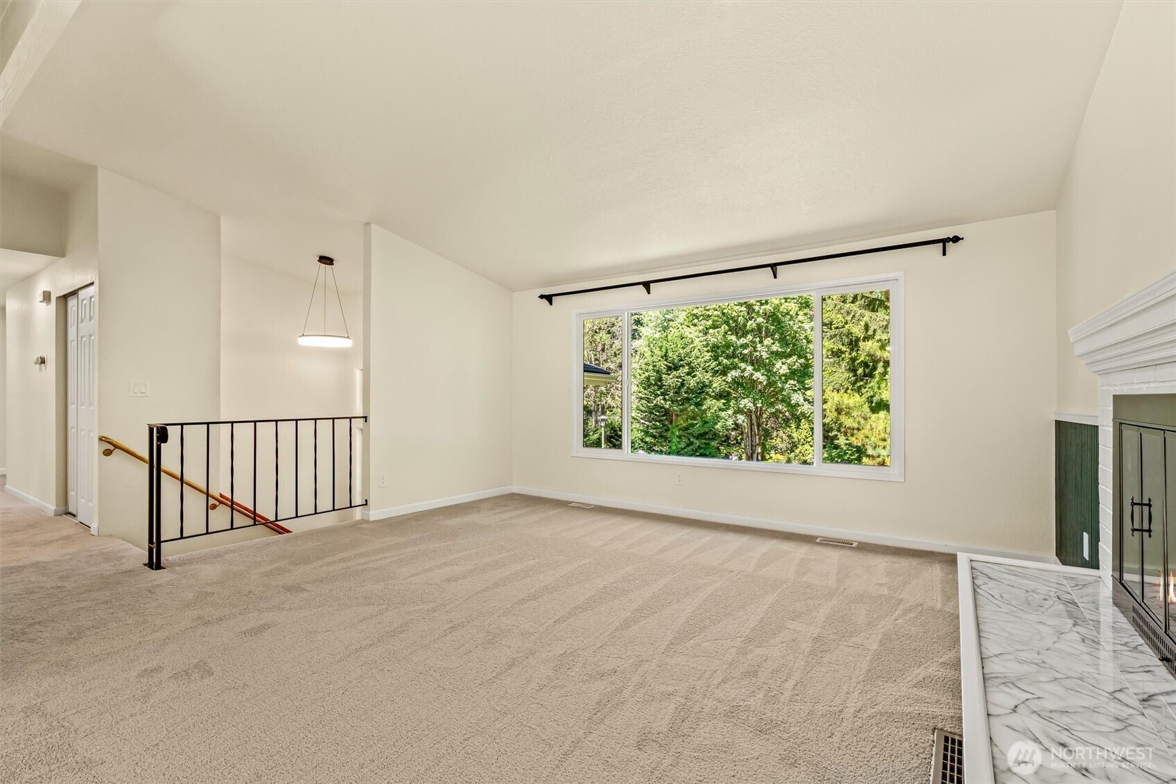 8830 Shell Place Edmonds, WA 98026 - Photo 4 of 39
