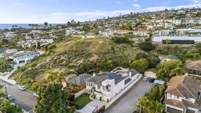 $2,750,000 | 1028 Van Nuys Street, San Diego, CA 92109