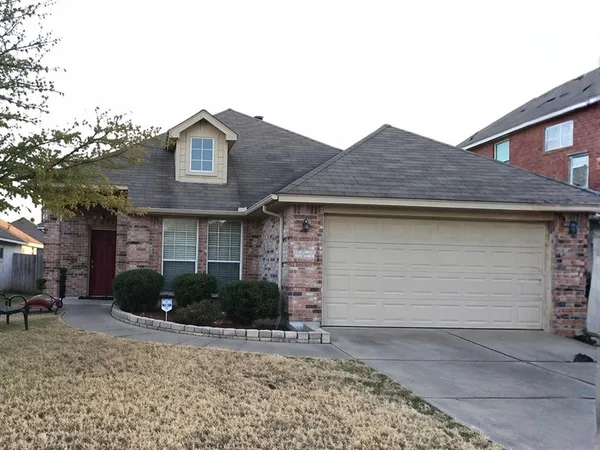 $2,350 | 9032 Winding River Drive, Fort Worth, TX 76118