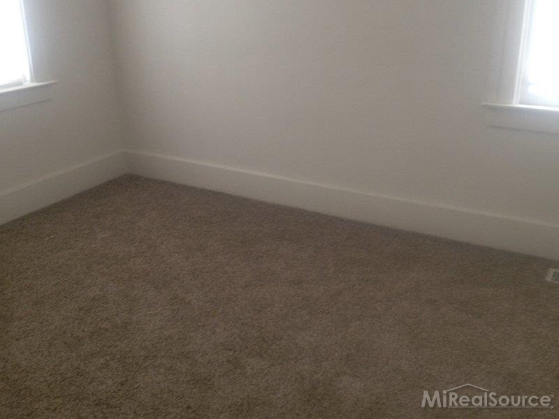910 Neff Road, Unit 912 Grosse Pointe, MI 48230 - Photo 4 of 33