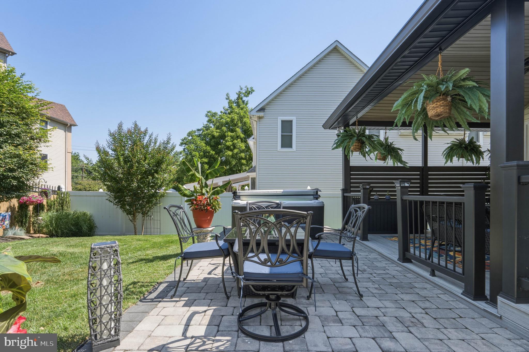 13494 Proctor Road Philadelphia, PA 19116 - Photo 46 of 59 Custom deck