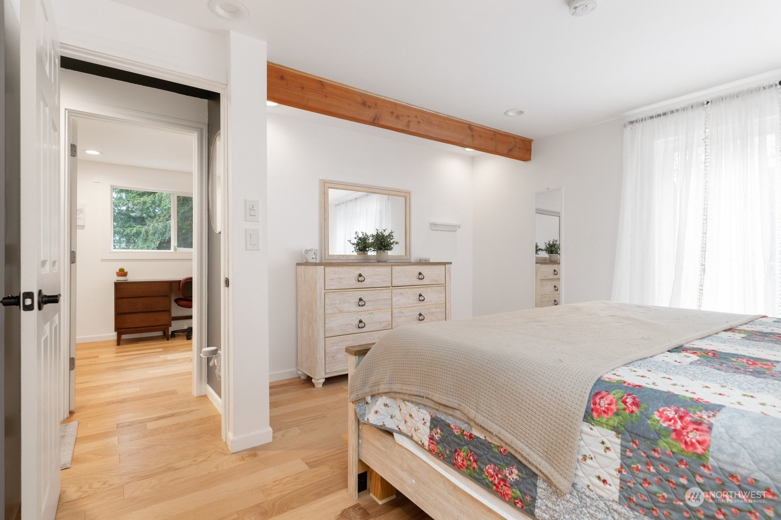 15084 Gibralter Road Anacortes, WA 98221 - Photo 12 of 27 Gallery Image 12