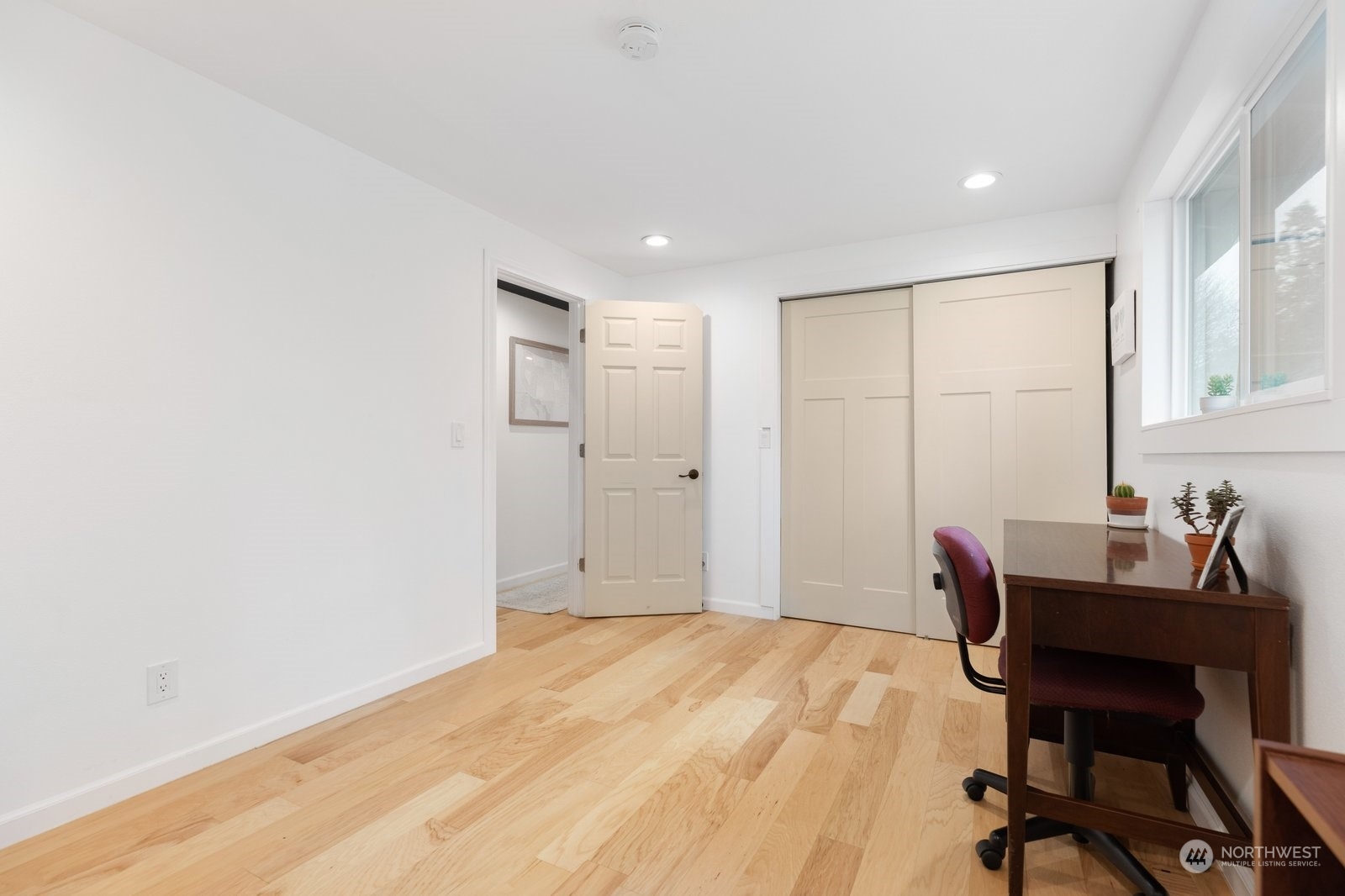 15084 Gibralter Road Anacortes, WA 98221 - Photo 16 of 27 Gallery Image 16