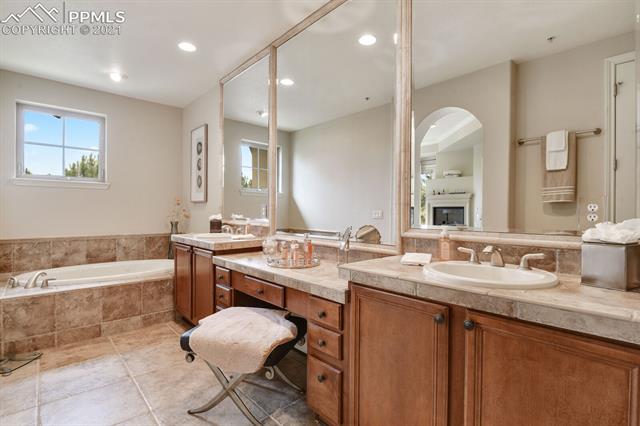 4346 Chateau Ridge Road Castle Rock, CO 80108 - Photo 26 of 40 Gallery Image 26