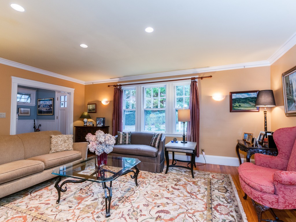 36 Pine Crest Road Newton, MA 02459 - Photo 4 of 29 Gallery Image 4