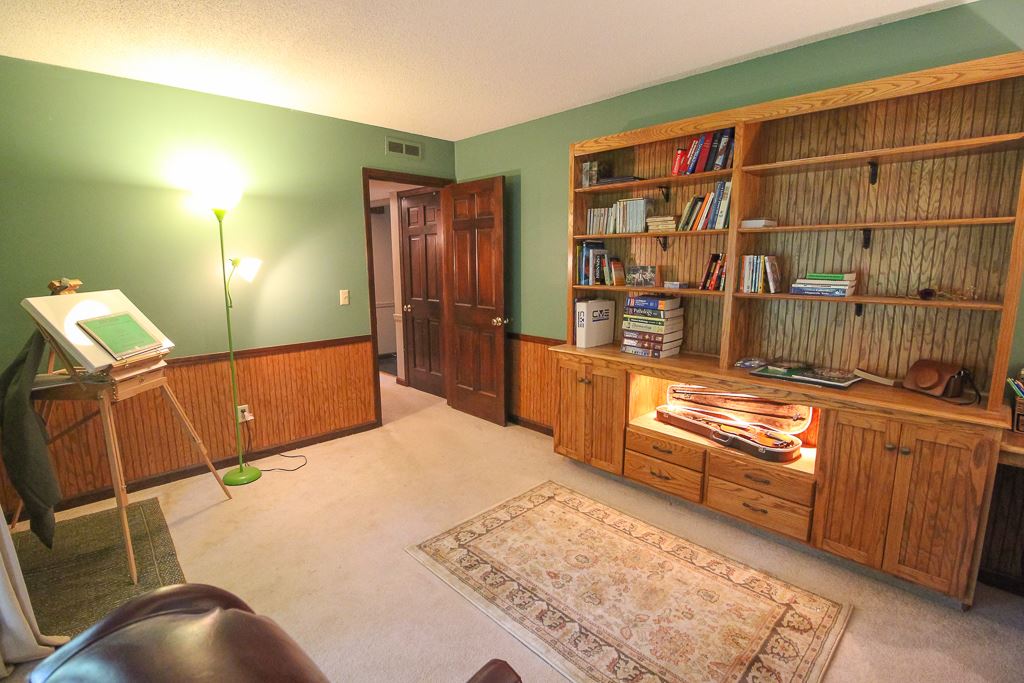 10615 Oaktree Road Fort Wayne, IN 46845 - Photo 14 of 36