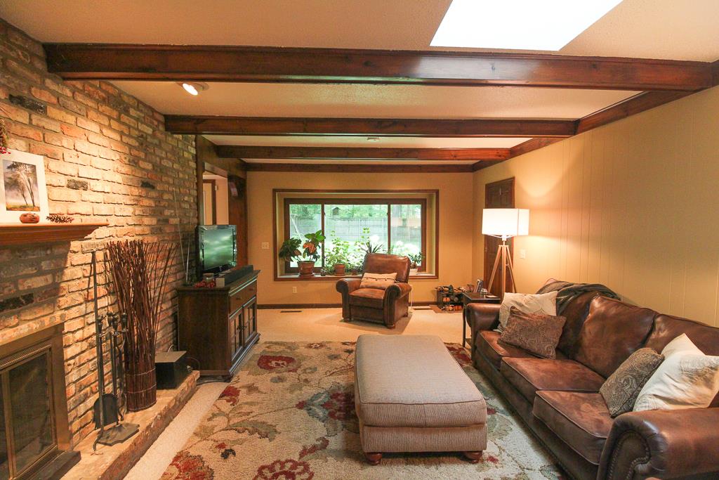10615 Oaktree Road Fort Wayne, IN 46845 - Photo 8 of 36