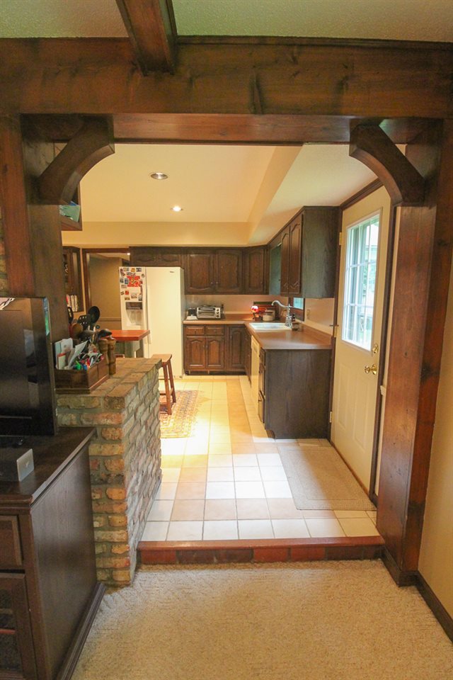 10615 Oaktree Road Fort Wayne, IN 46845 - Photo 9 of 36