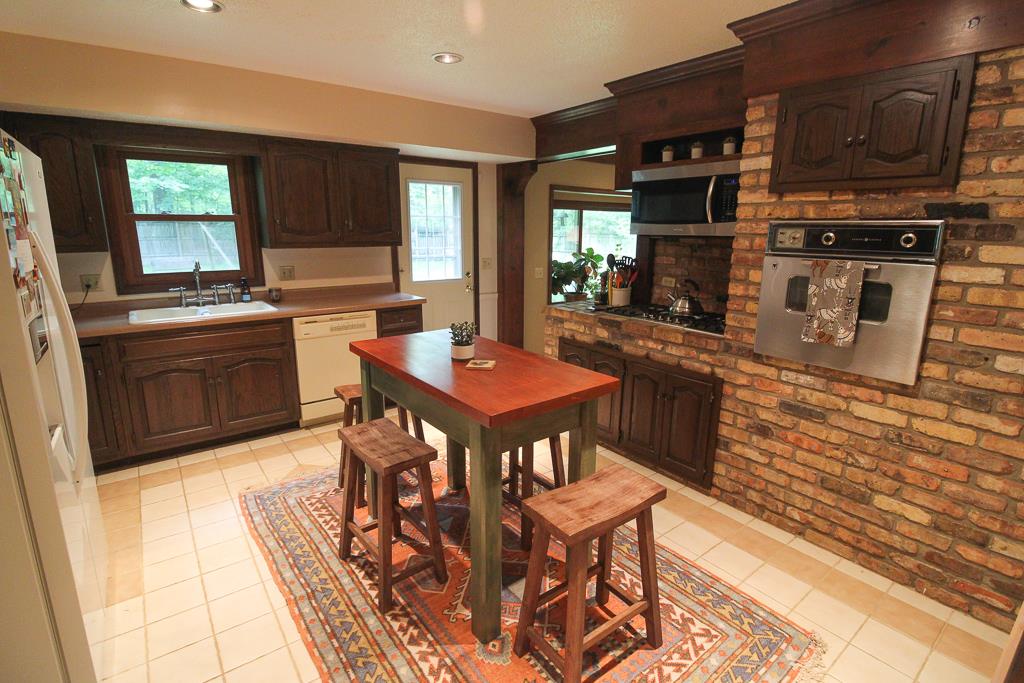 10615 Oaktree Road Fort Wayne, IN 46845 - Photo 10 of 36