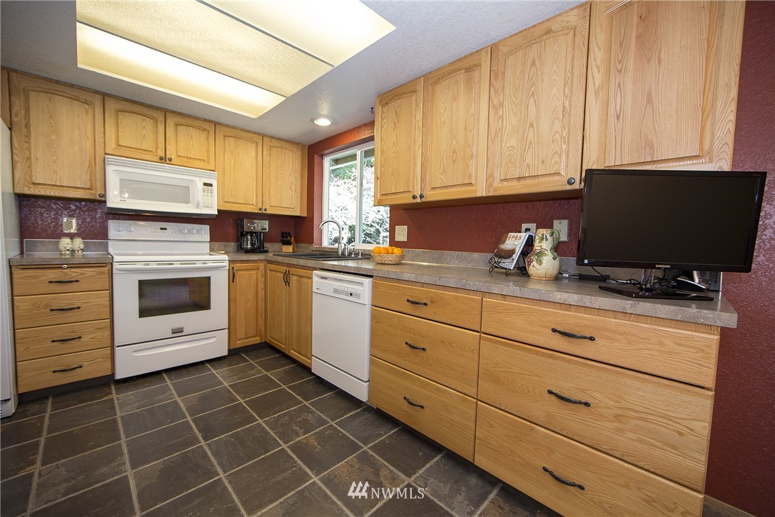 3023 164th Place Southeast Bothell, WA 98012 - Photo 7 of 17