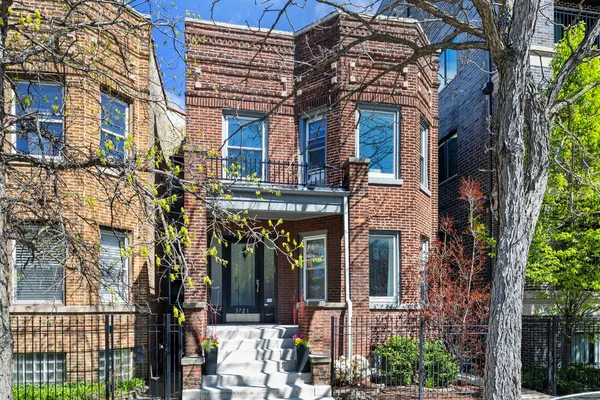 $2,400 | 3721 North Ashland Avenue, Unit G, Chicago, IL 60613