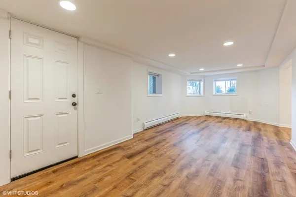 $2,400 | 3721 North Ashland Avenue, Unit G, Chicago, IL 60613