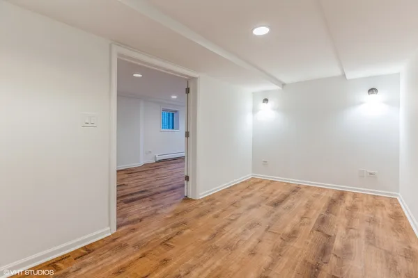 $2,400 | 3721 North Ashland Avenue, Unit G, Chicago, IL 60613