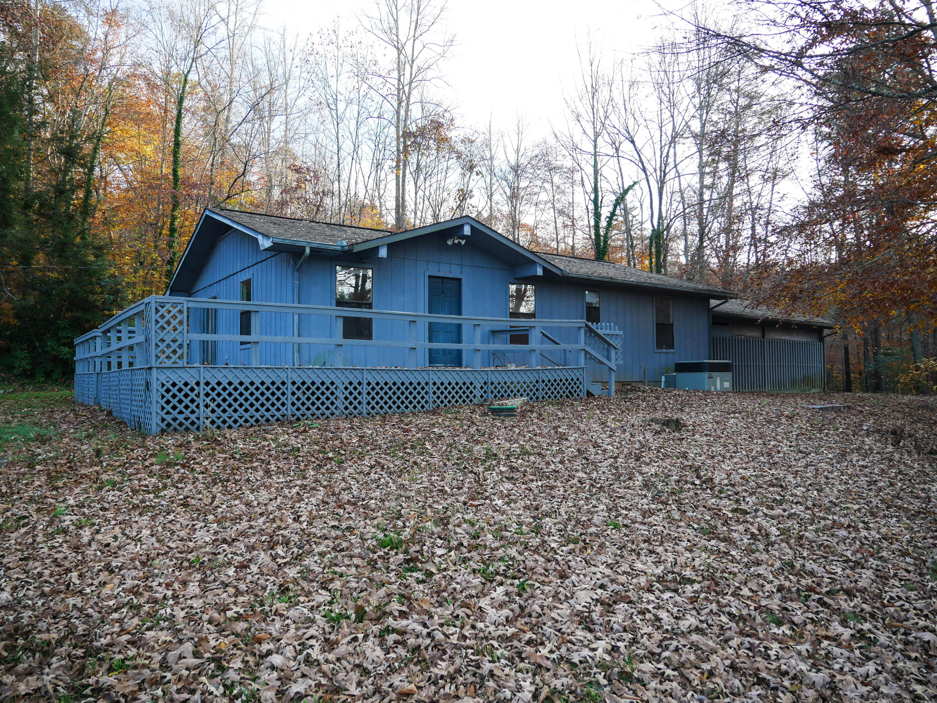 785 Blockhouse Valley Road Clinton, TN 37716 - Photo 2 of 23 P1020367
