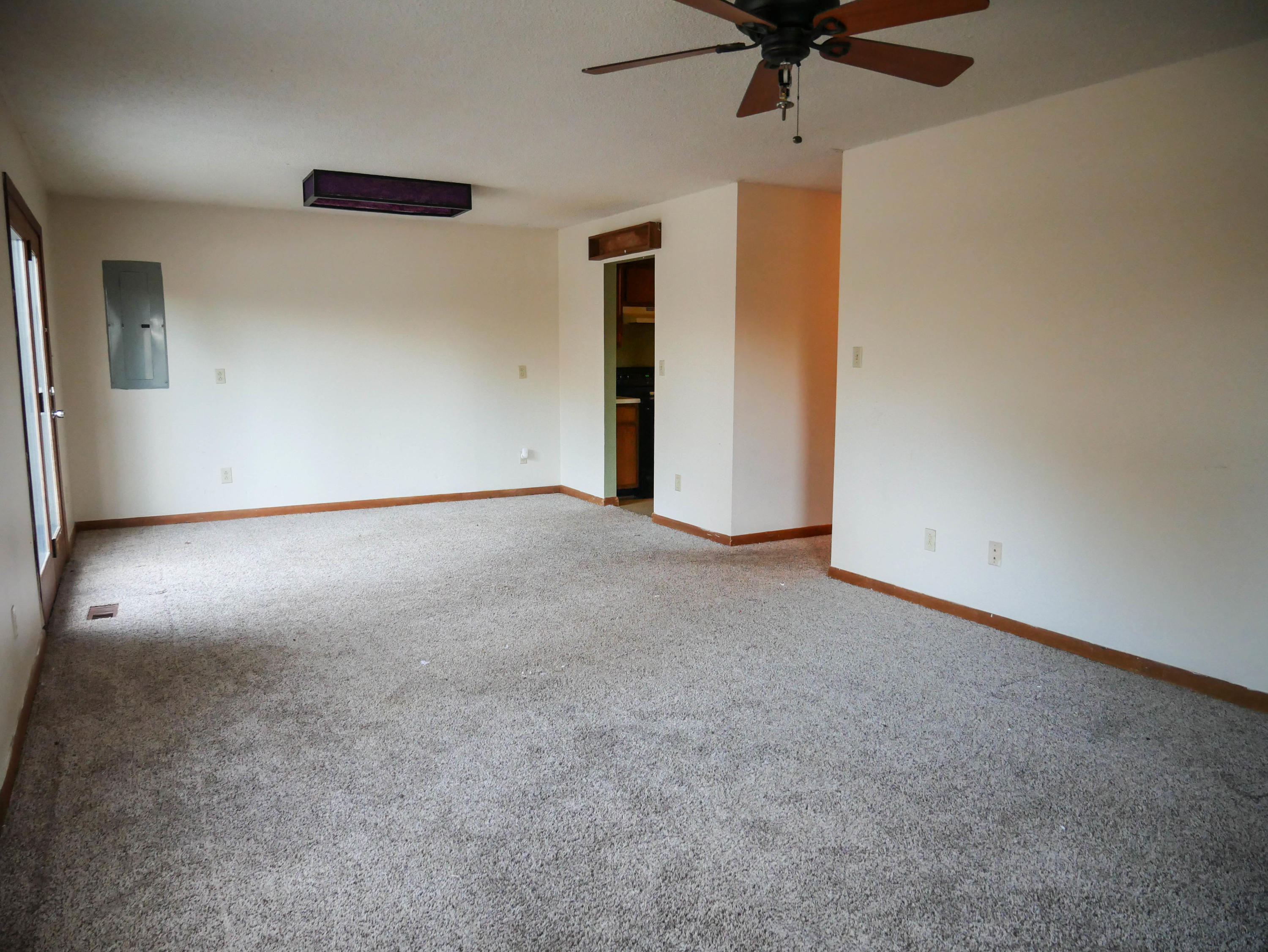 785 Blockhouse Valley Road Clinton, TN 37716 - Photo 8 of 23 P1020375