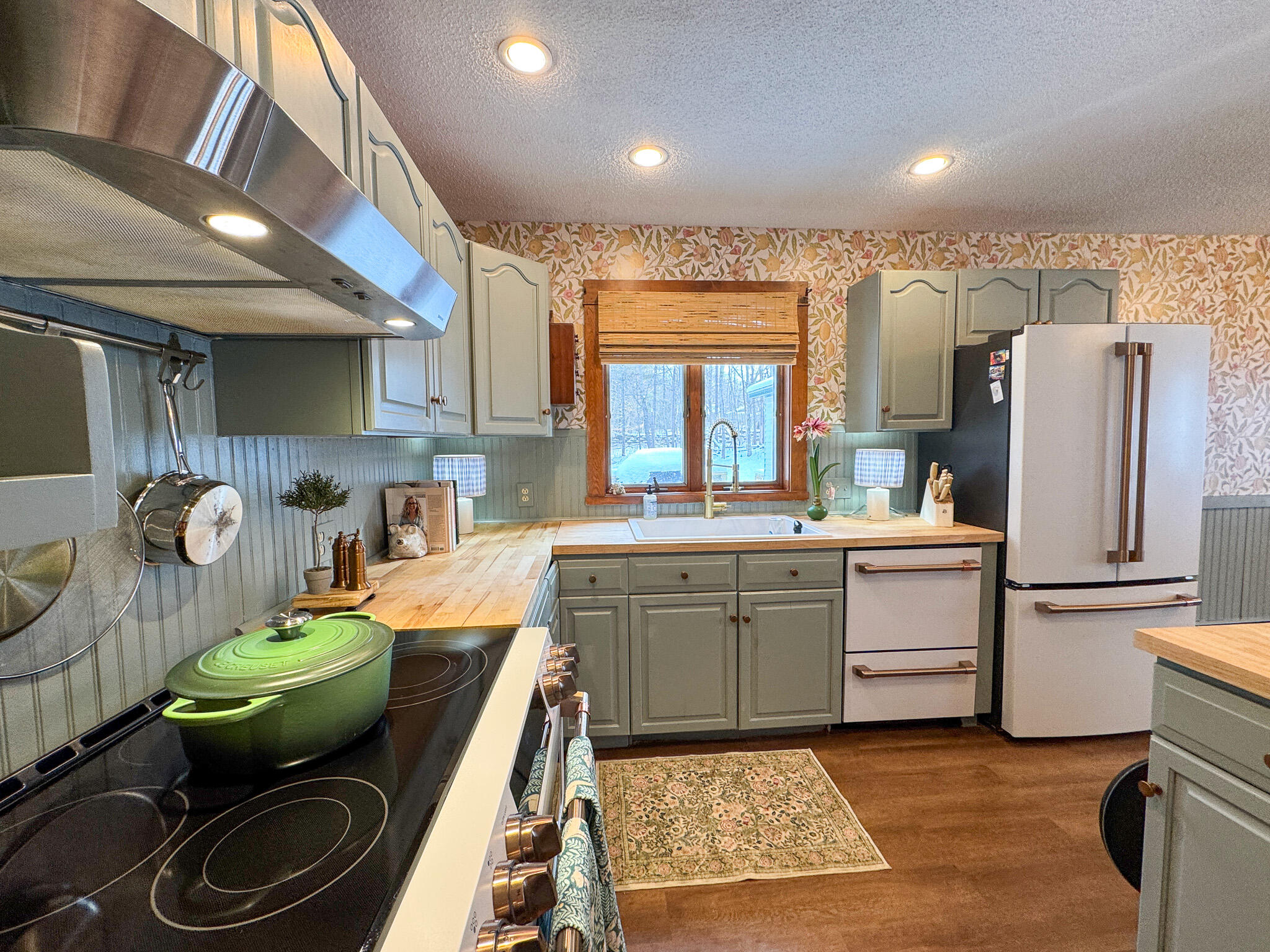 68 Enfield Road Lincoln, ME 04457 - Photo 12 of 34 10