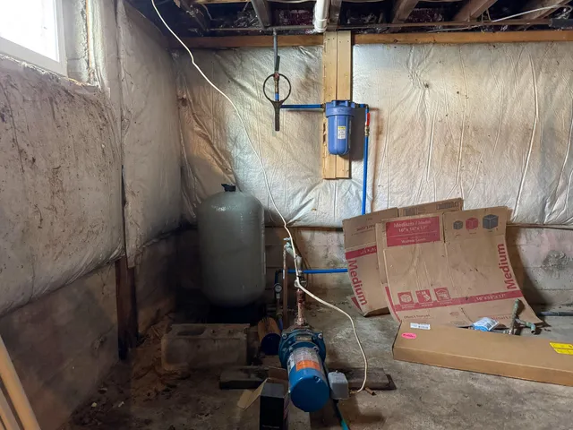 $179,900 | 68 Enfield Road, Lincoln, ME 04457