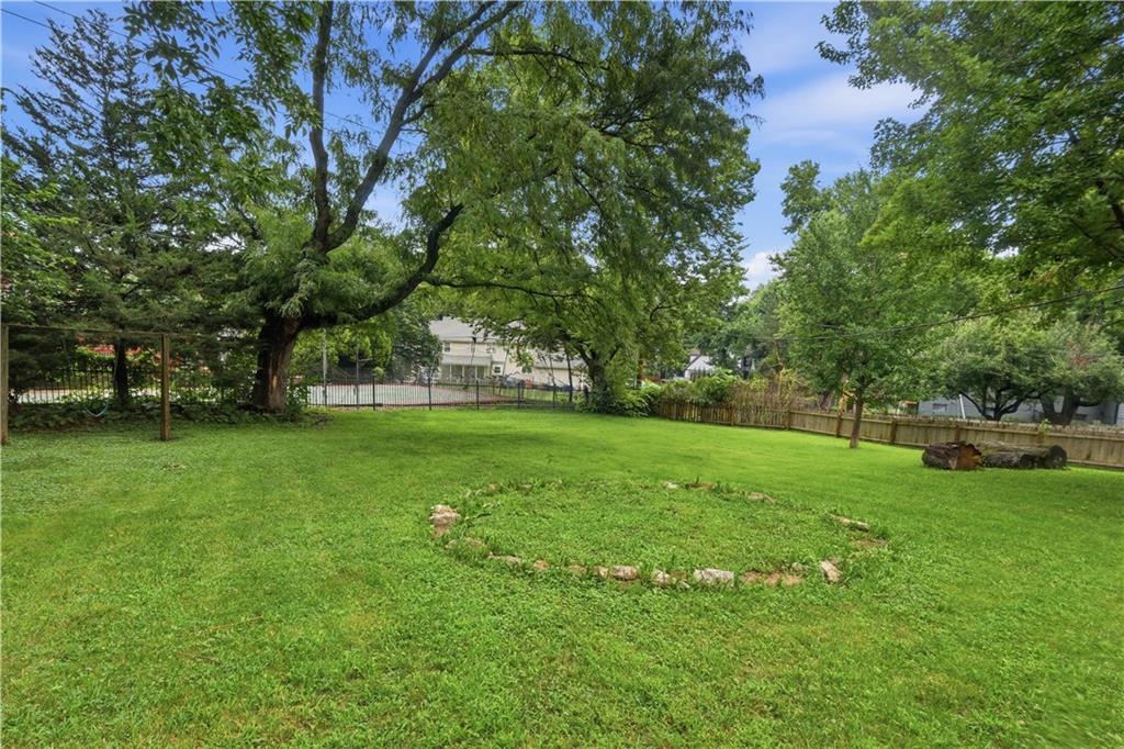 12739 Overbrook Road Leawood, KS 66209 - Photo 18 of 23 Gallery Image 18