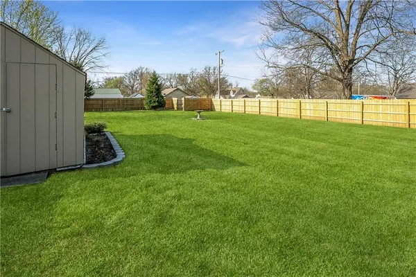 $212,000 | 705 West Mechanic Street, Harrisonville, MO 64701