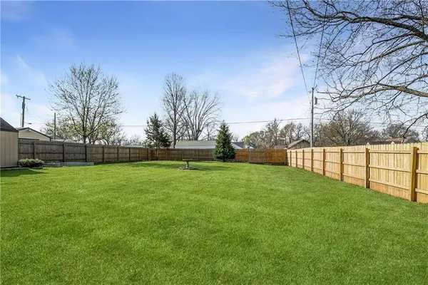 $212,000 | 705 West Mechanic Street, Harrisonville, MO 64701