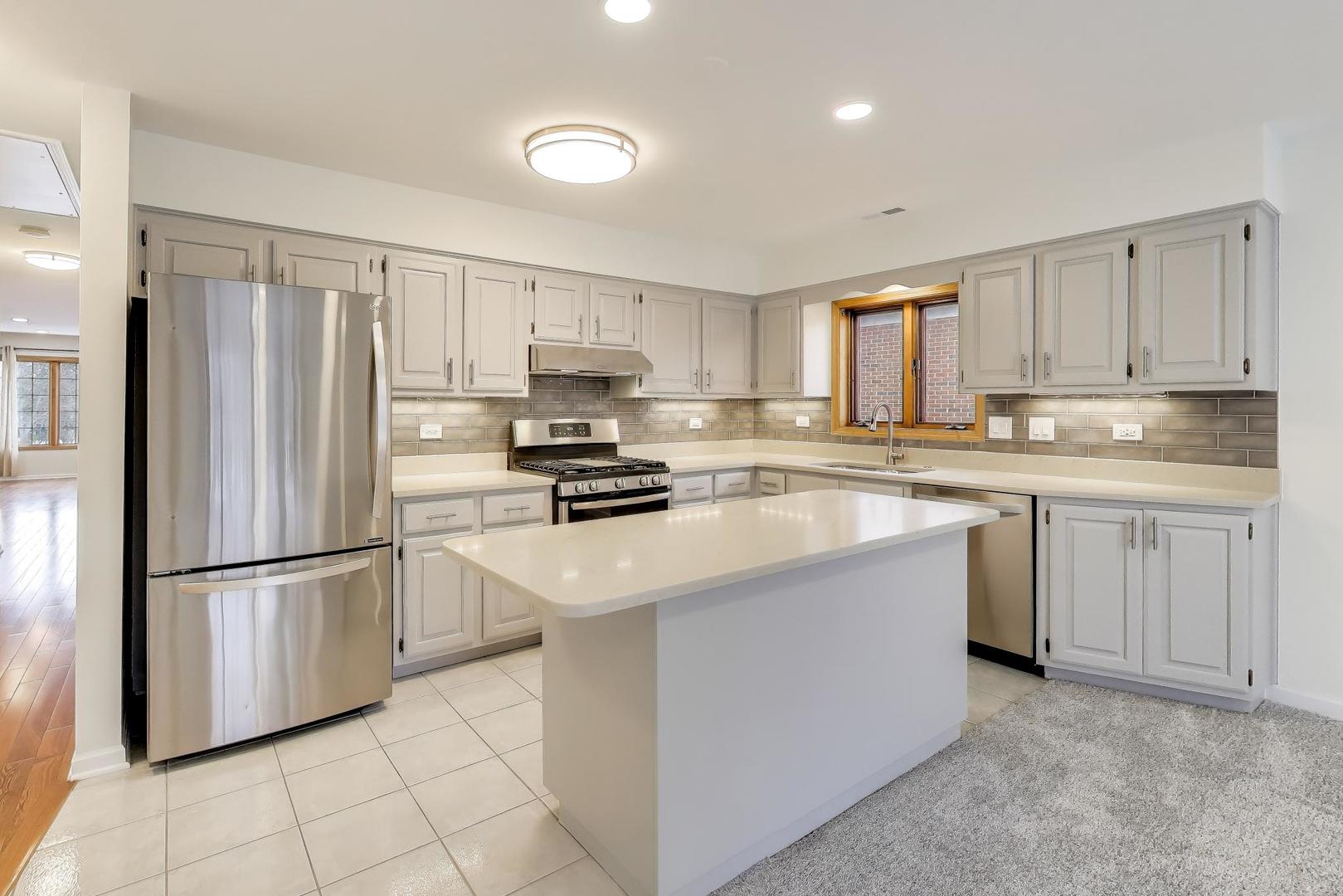 1209 East Davis Street, Unit 3 Arlington Heights, IL 60005 - Photo 7 of 24