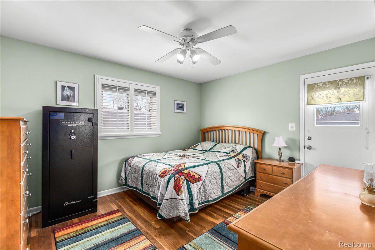 17523 Rougeway Street Livonia, MI 48152 - Photo 11 of 28 Gallery Image 11