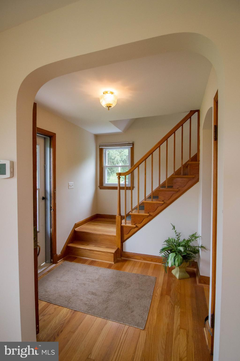 5561 Gayland Road Halethorpe, MD 21227 - Photo 4 of 21 Foyer