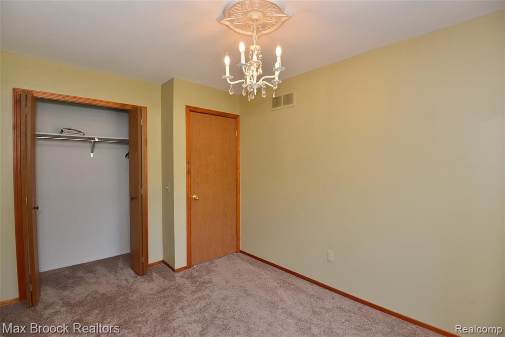233 Coldiron Drive Rochester Hills, MI 48307 - Photo 17 of 24
