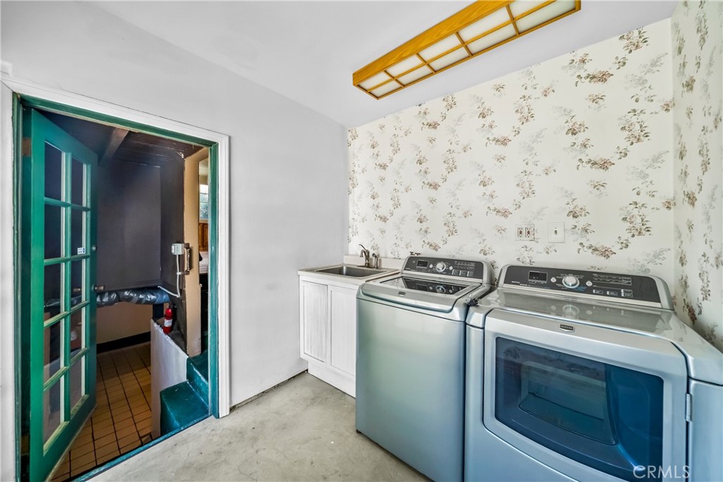 107 Annandale Road Pasadena, CA 91105 - Photo 34 of 52 Indoor Laundry Room