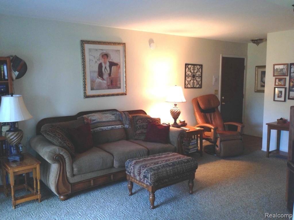29338 Hoover Road Warren, MI 48093 - Photo 5 of 8 IMG_3054A.jpg
