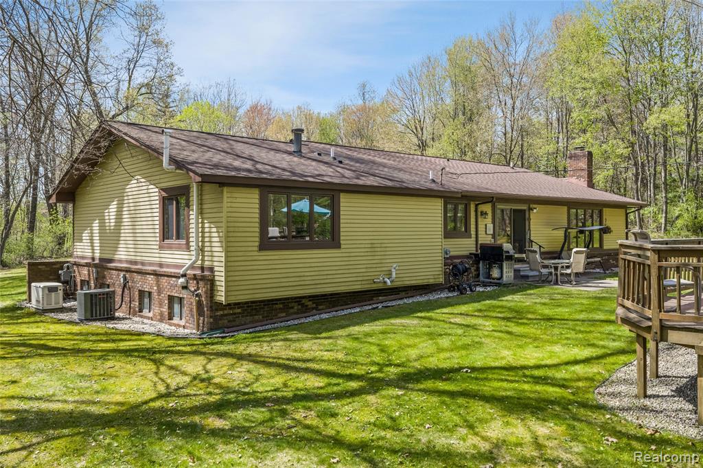 9730 Gibbs Road Clarkston, MI 48348 - Photo 37 of 39