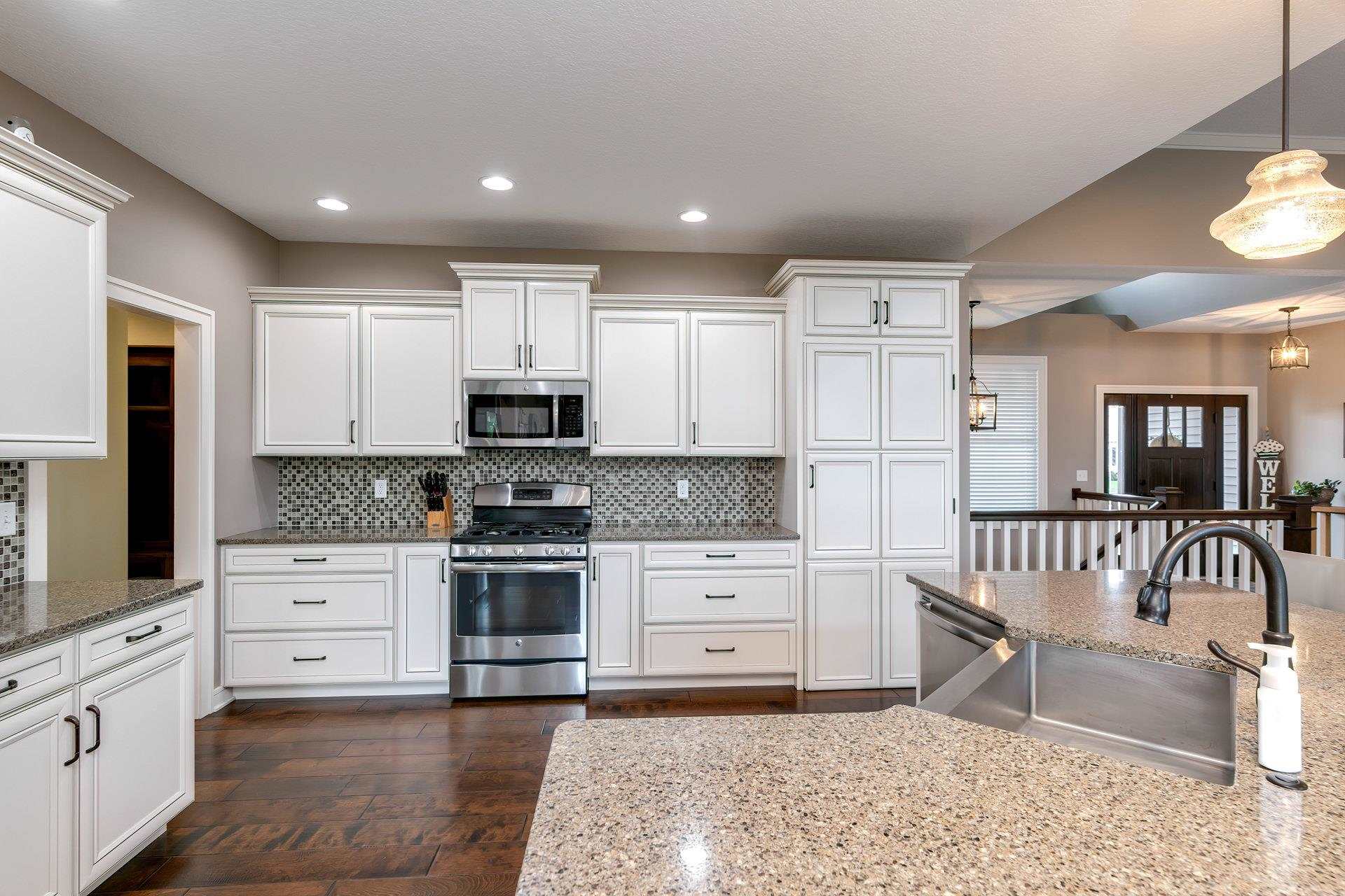 5838 Emily Road Bettendorf, IA 52722 - Photo 10 of 30 Gallery Image 10