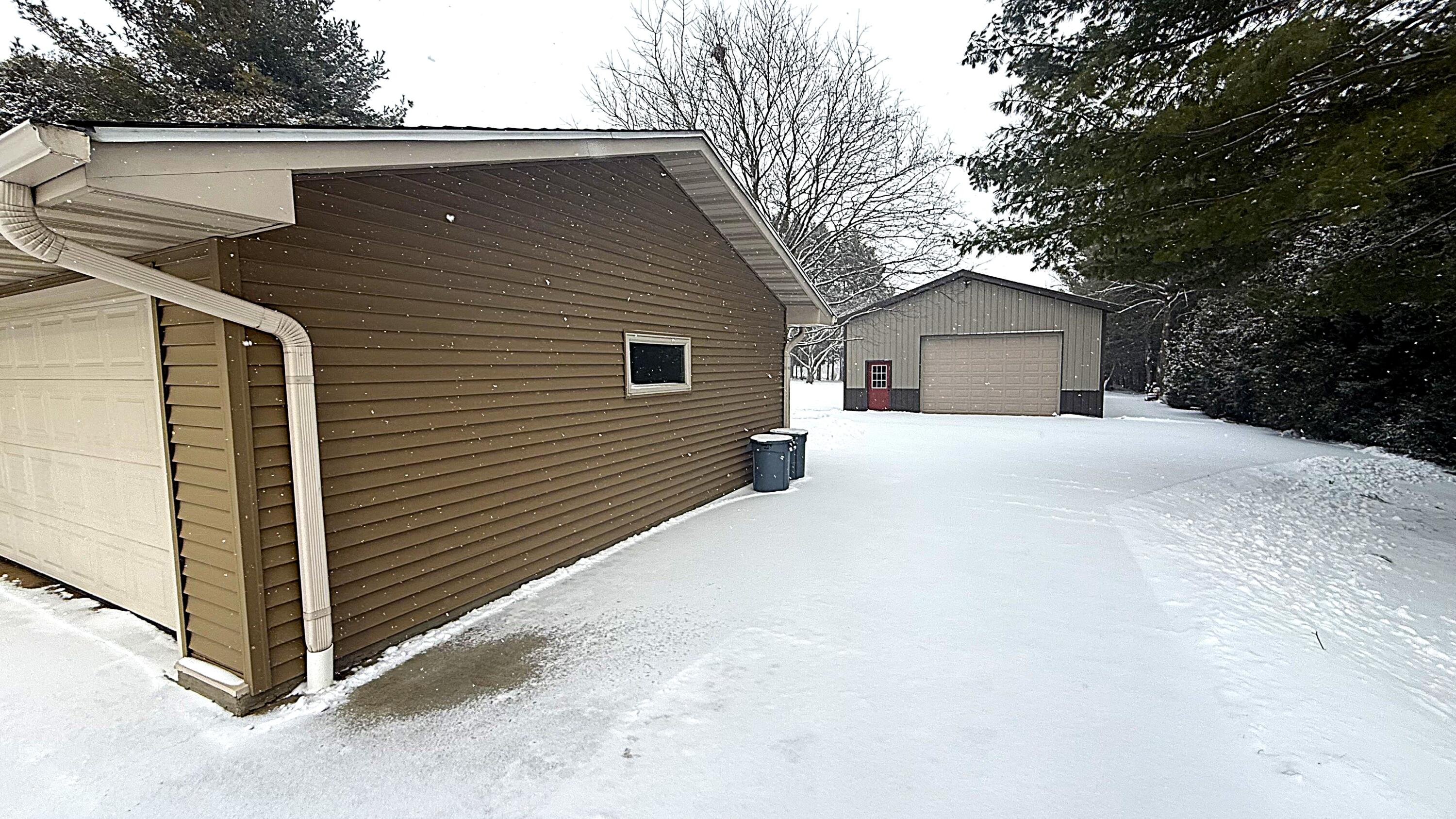 W1758 Spring Prairie Road Spring Prairie, WI 53105 - Photo 24 of 84 23