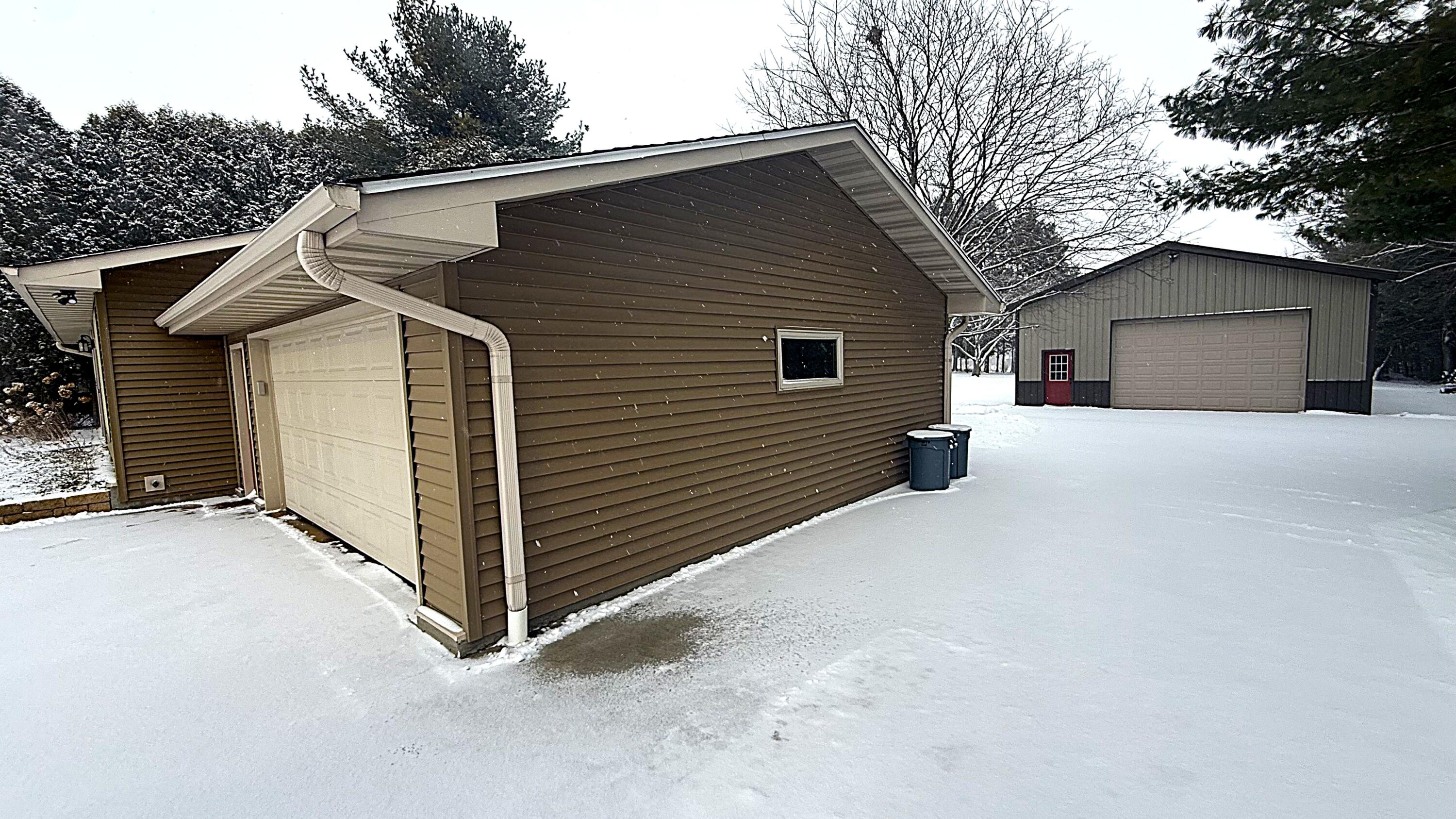 W1758 Spring Prairie Road Spring Prairie, WI 53105 - Photo 25 of 84 24