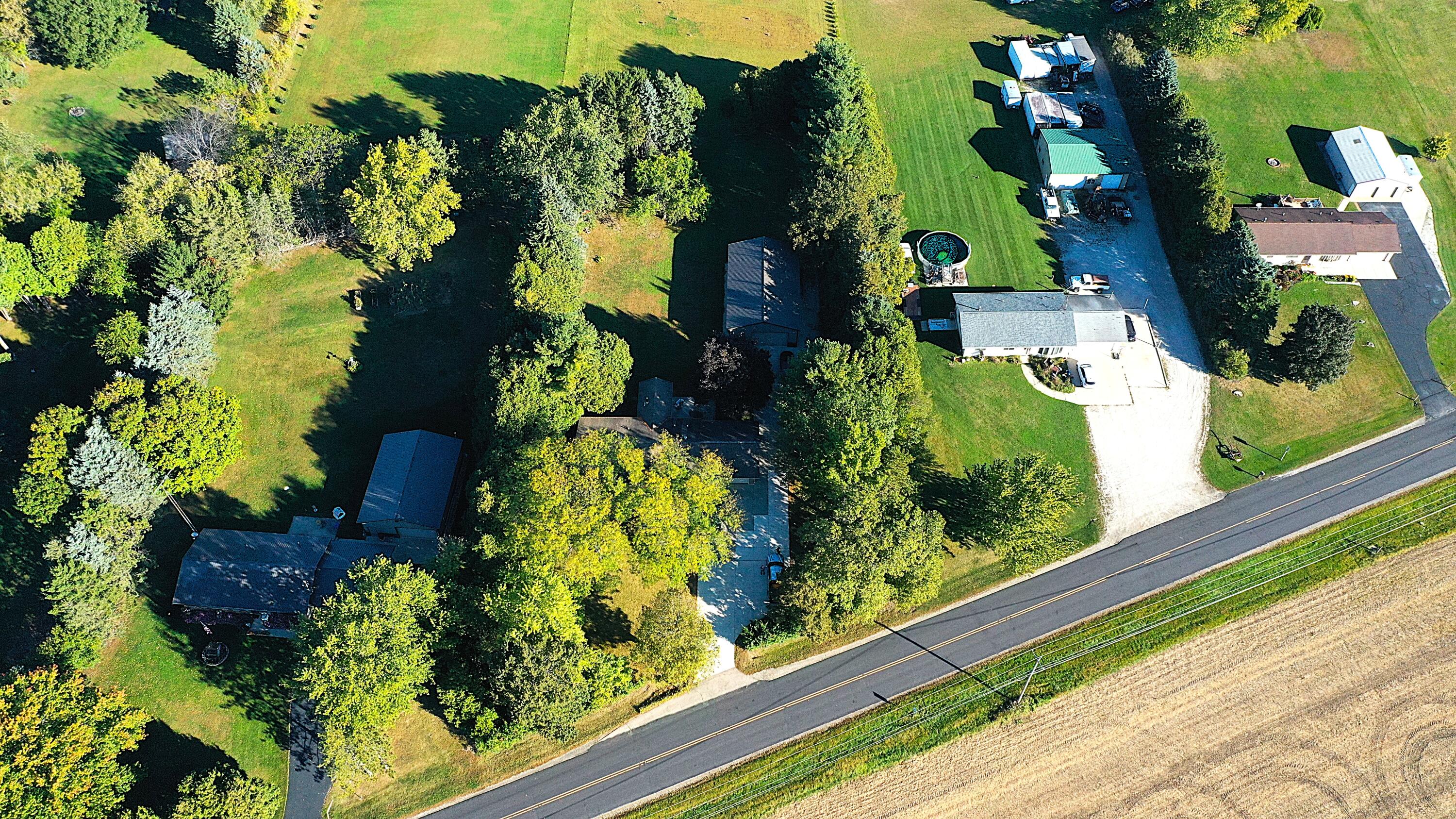 W1758 Spring Prairie Road Spring Prairie, WI 53105 - Photo 3 of 84 02