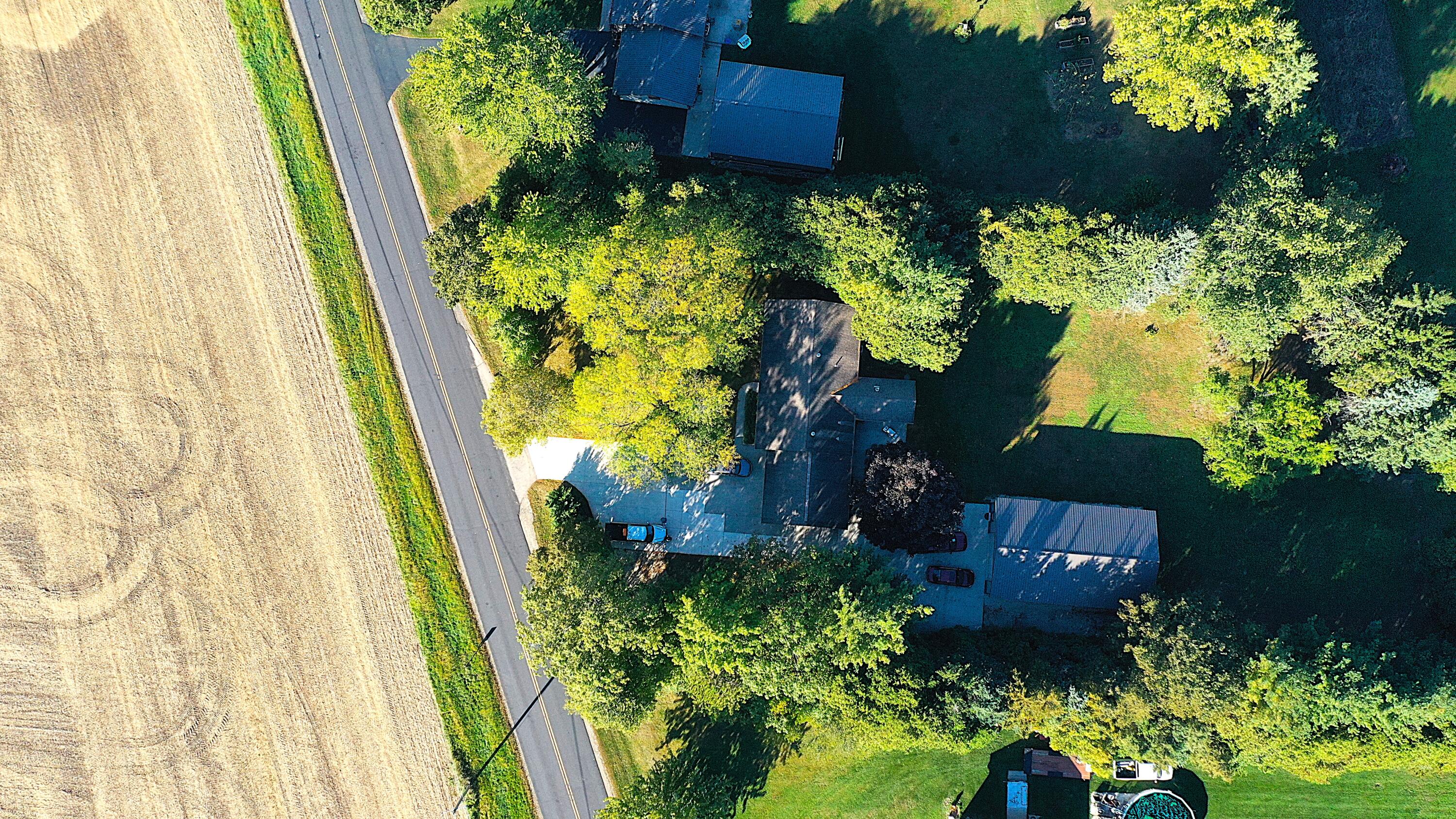 W1758 Spring Prairie Road Spring Prairie, WI 53105 - Photo 5 of 84 04