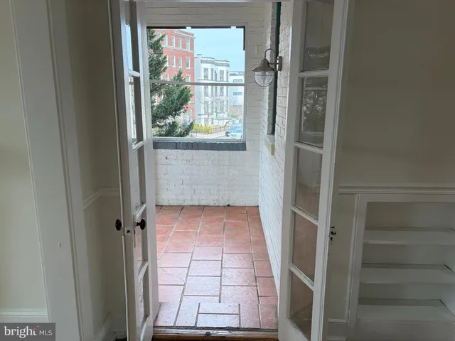 walk in closet with window