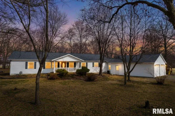 $330,000 | 15290 Pittsburg Road, Marion, IL 62959