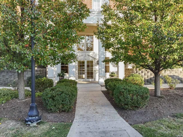 $332,000 | 511 Prestwick Lane, Unit 302, Wheeling, IL 60090