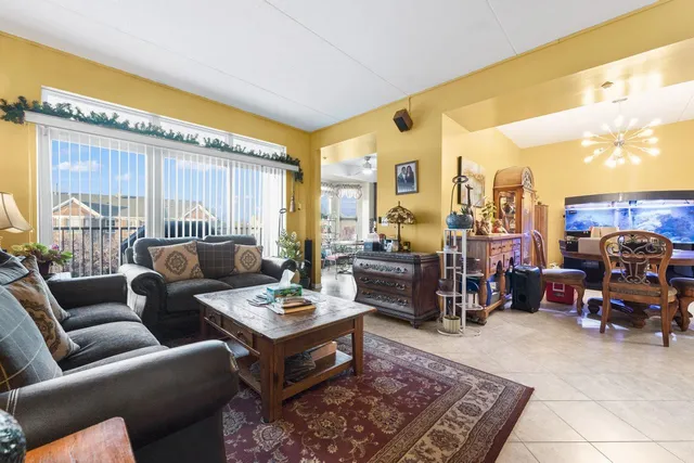 $332,000 | 511 Prestwick Lane, Unit 302, Wheeling, IL 60090